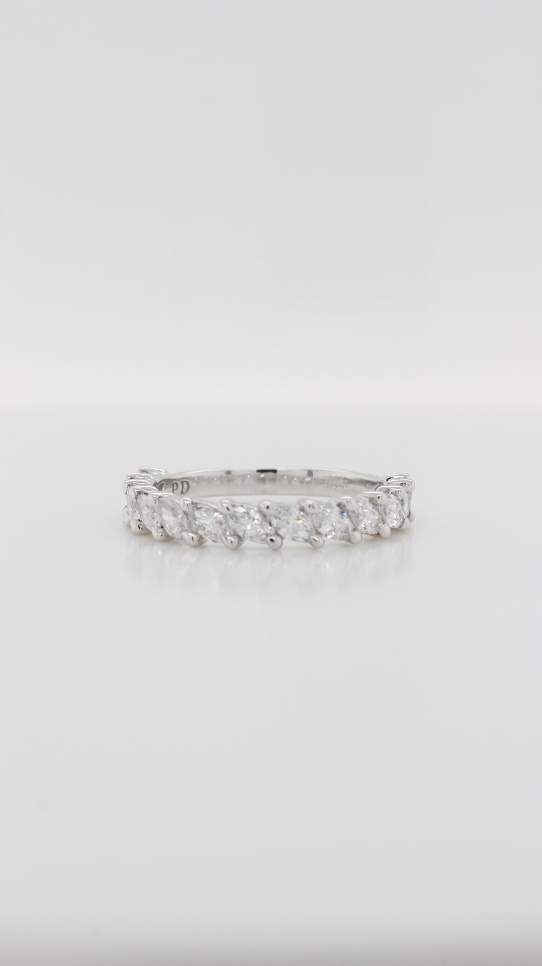 1.05ct Marquise Cut Diamond Slanted Set