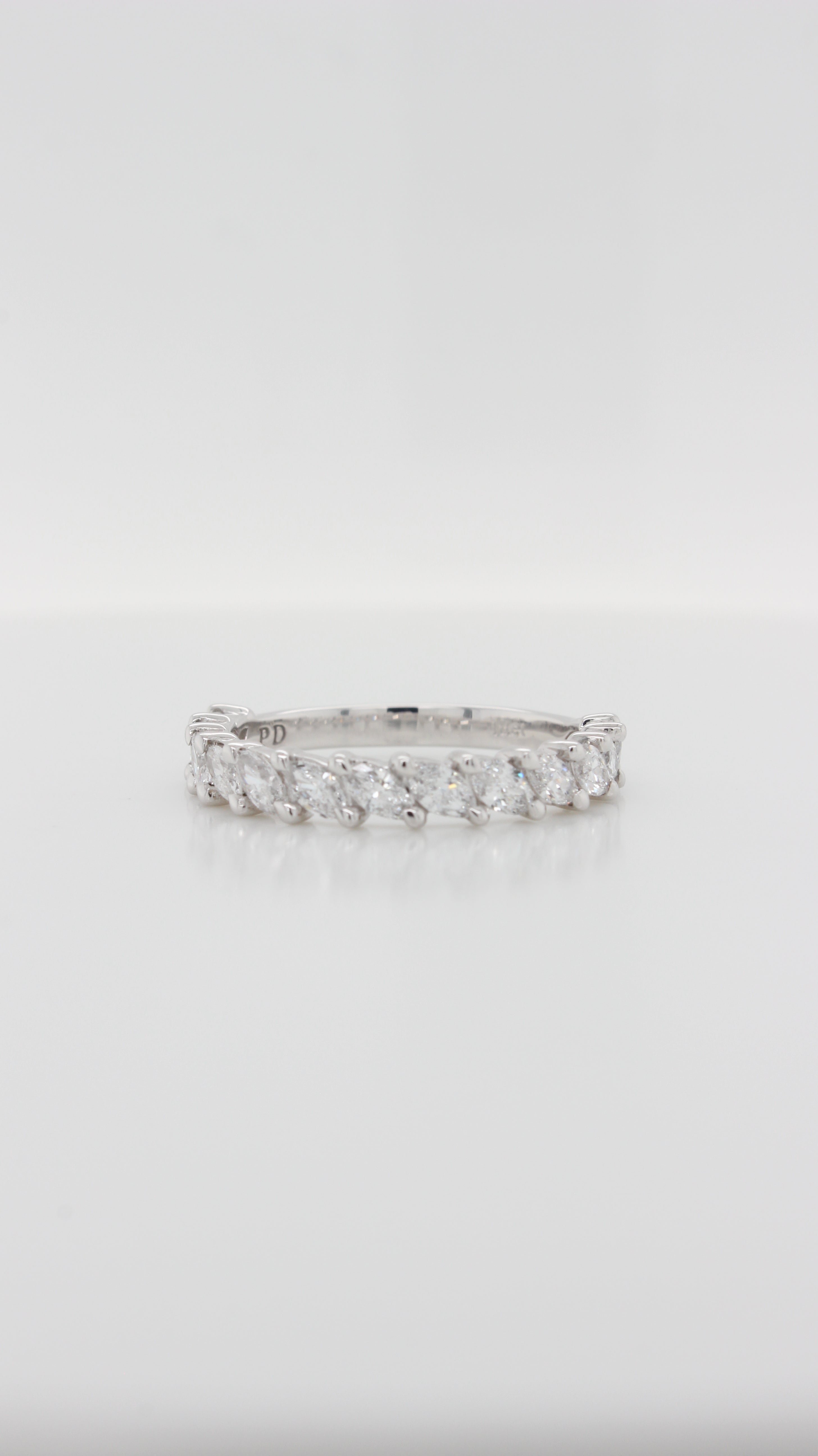 1.05ct Marquise Cut Diamond Slanted Set