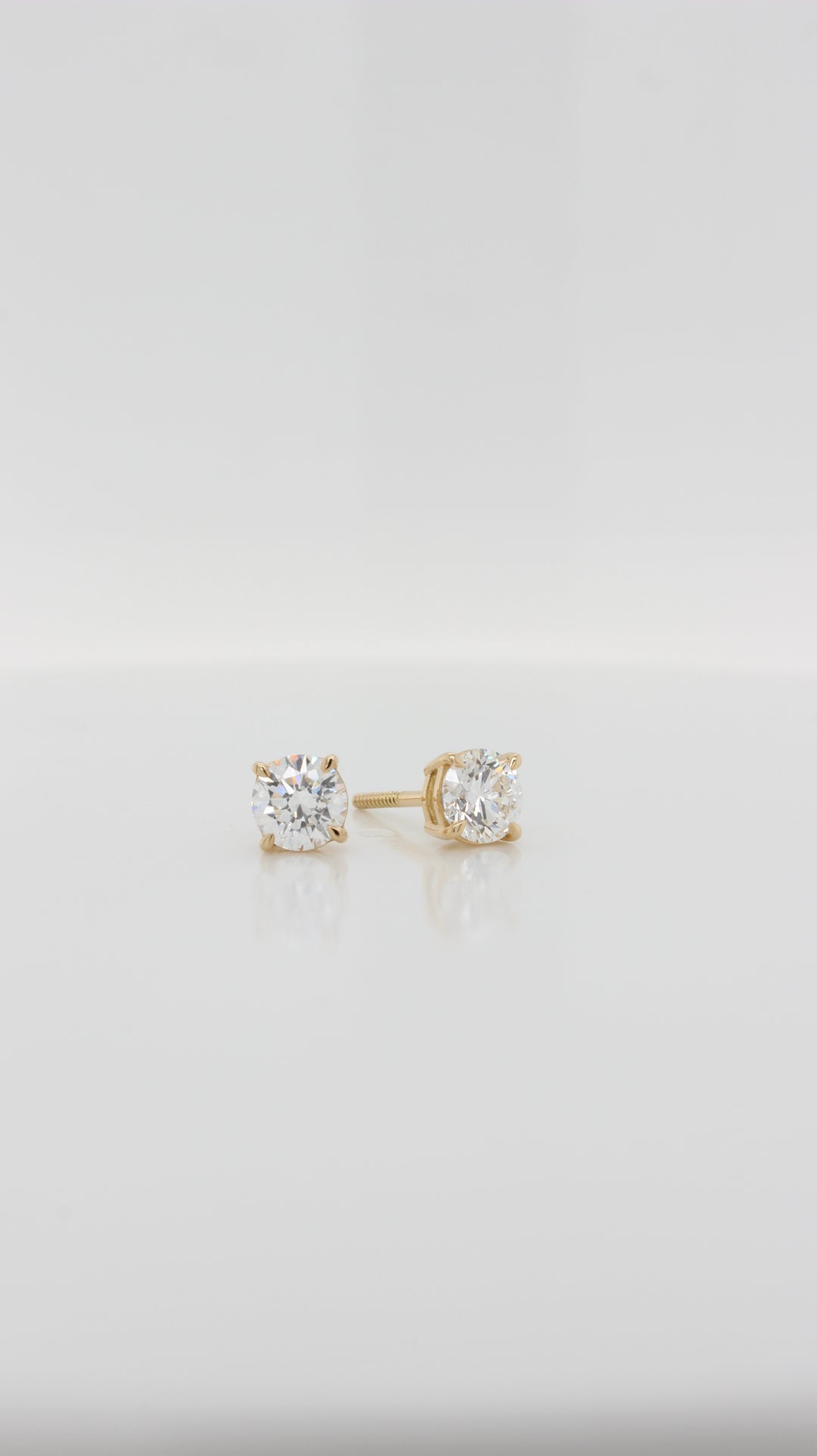 TW1.00ct Round Brilliant Cut Diamond Studs